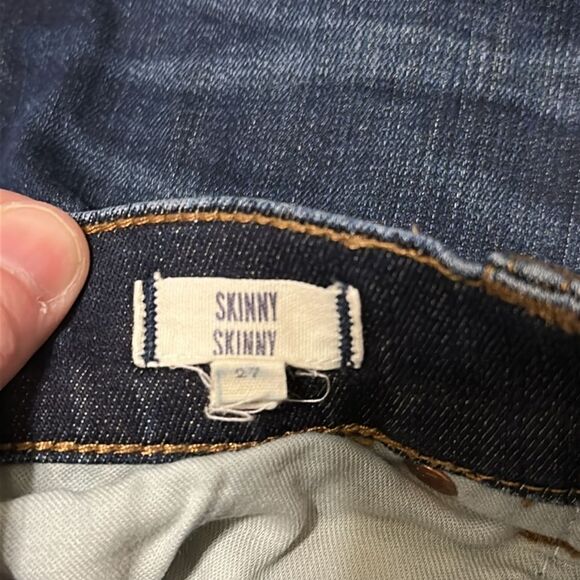 Madewell Skinny Jeans in a dark wash - Size 27 - Picture 4 of 7